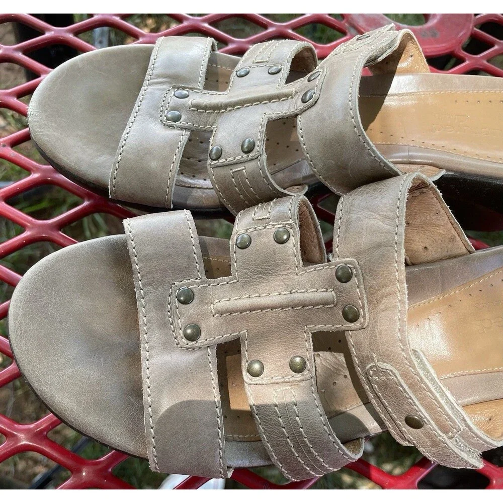 Clarks Unstructured  Comfort Beige Shoes Women’s Slip ons Sandals Size 8.5M - Picture 7 of 8